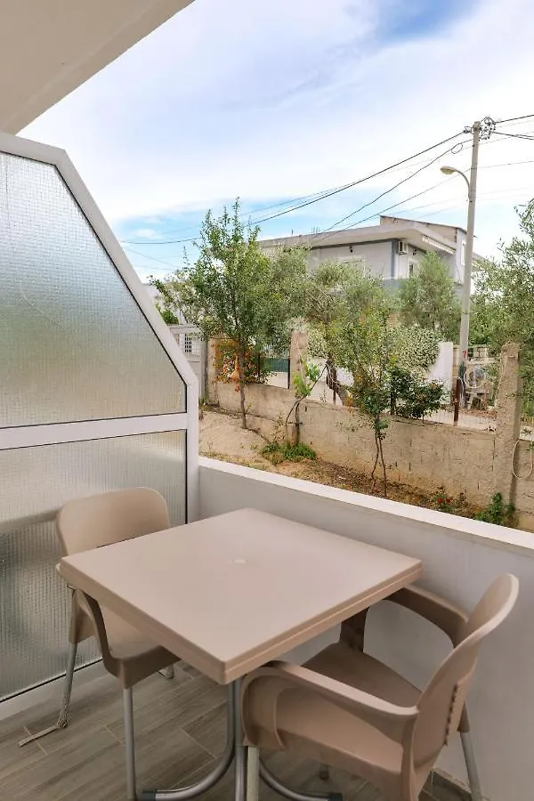 Near The Sea Apartments Nano Ksamil