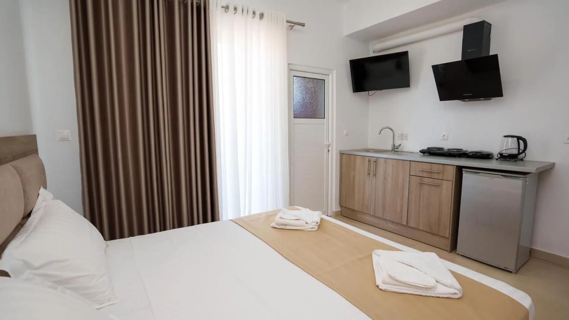 Apartments Nano Ksamil 0*,  Albania