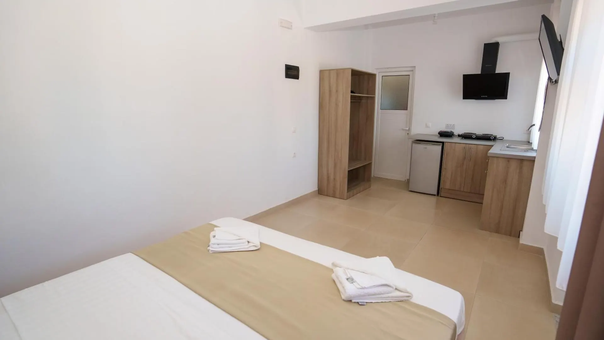 Apartments Nano Ksamil