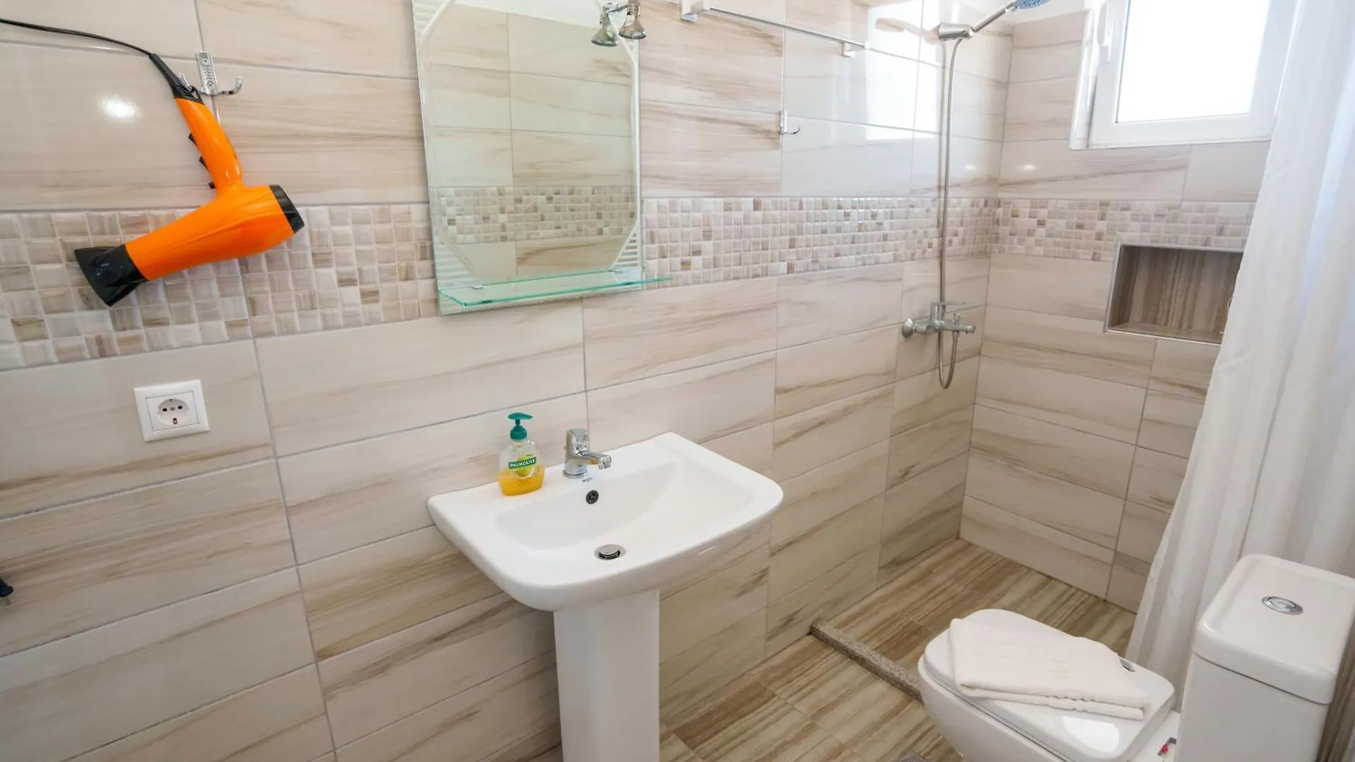Apartments Nano Ksamil 0*,