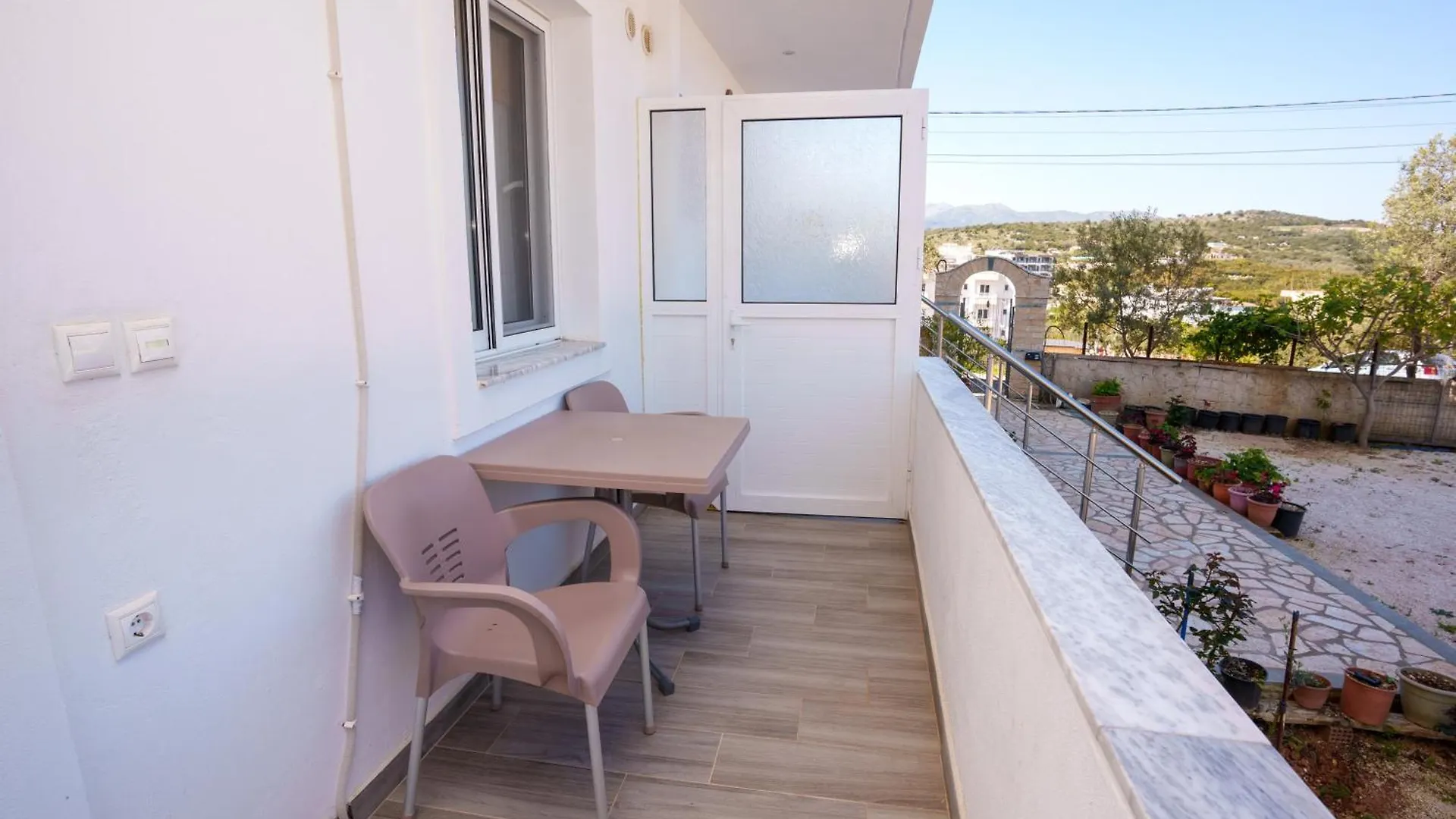 Apartments Nano Ksamil 0*,  Albania