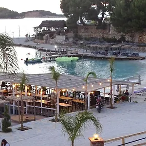  Apart Otel Melina's Seaside Retreat
